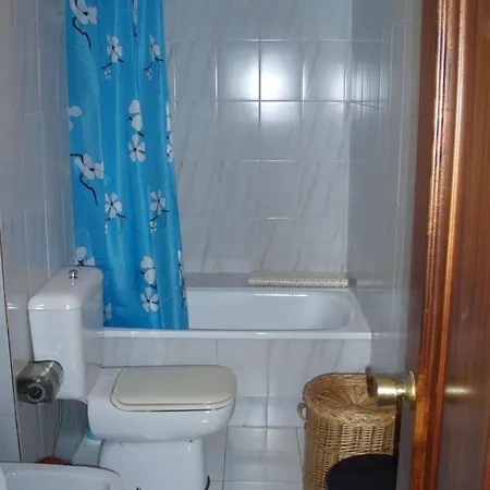Spacious 3 Minutes From The On Foot Apartmán